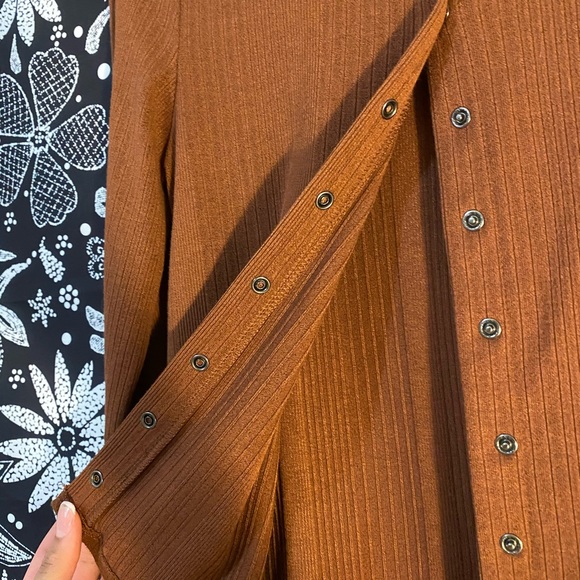 American Eagle Outfitters Snap Down Top - Picture 3 of 4